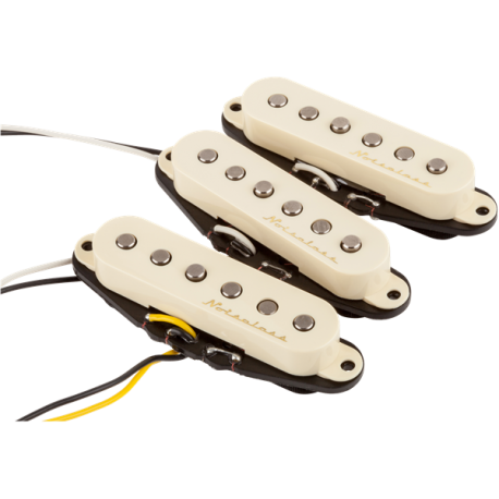 FENDER Vintage Noiseless™ Strat® Pickups, (3), Aged White