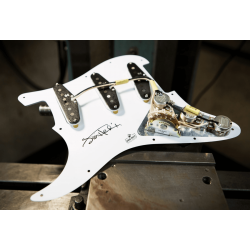 SEYMOUR DUNCAN Hendrix Loaded Pickguard Voodoo